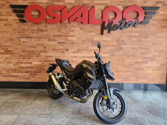 HONDA CB 750 HORNET 